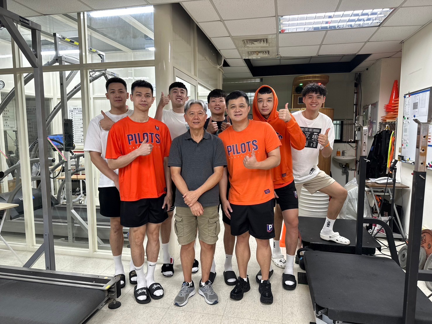 桃園璞園領航猿籃球隊體驗超低溫恢復